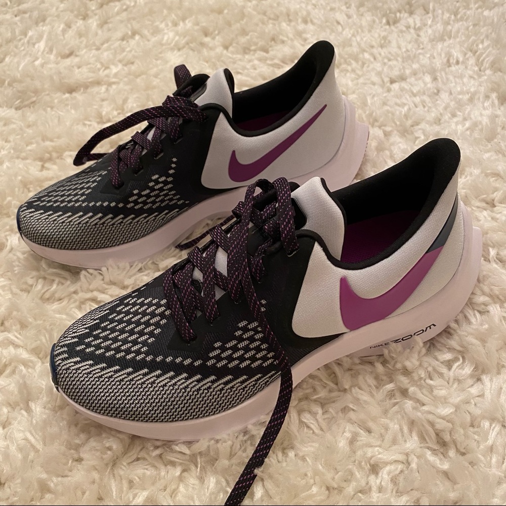 Nike Air Zoom Winflo 6
Women's Running Shoe